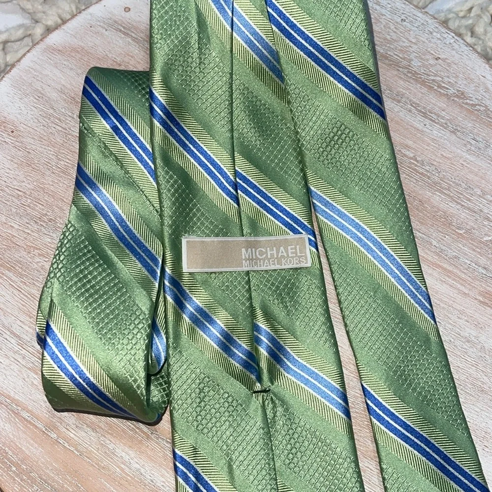 Michael Kors 100% Silk Men's Green Striped Necktie‎ Classic Business Formal Tie